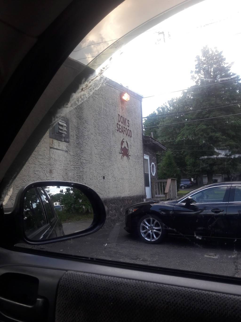 Doms Seafood | restaurant | 3975 Bristol Pike, Bensalem, PA 19020, USA | 2156391965 OR +1 215-639-1965