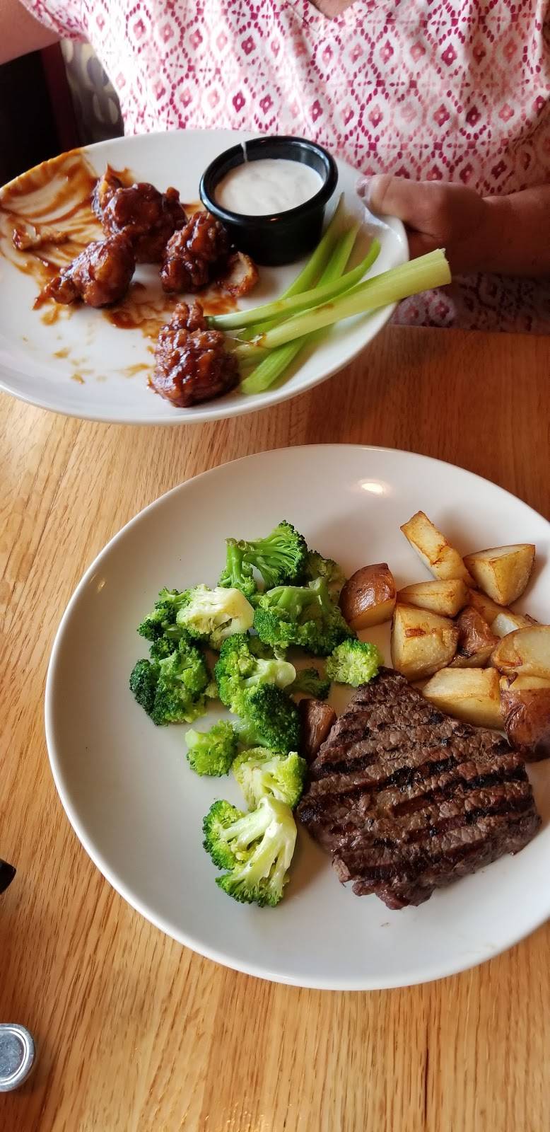 Applebees Grill + Bar | restaurant | 1050 Wayne Ave, Chambersburg, PA 17201, USA | 7172634040 OR +1 717-263-4040