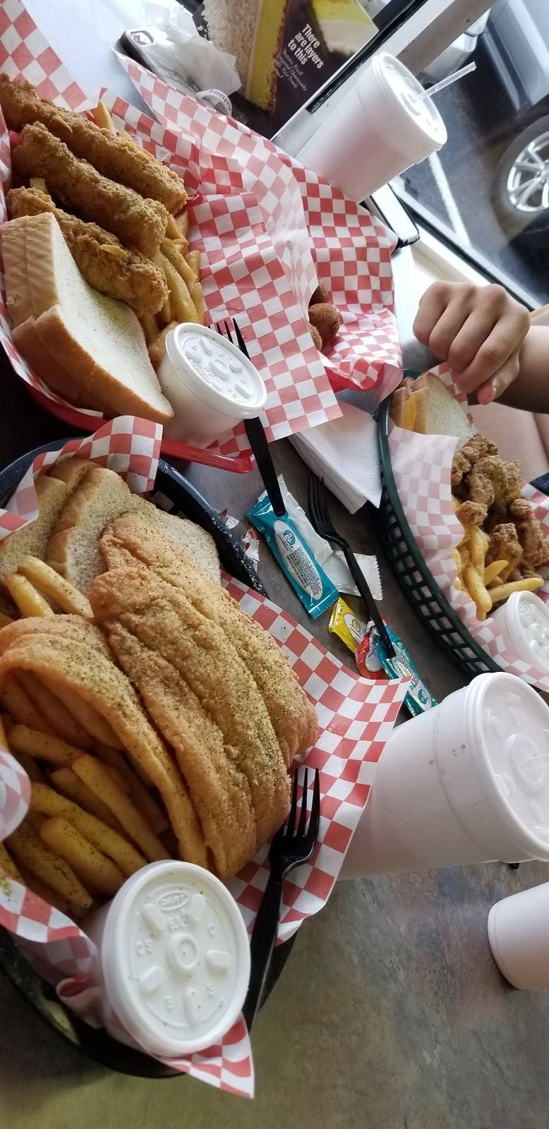 The fish house and grill | restaurant | Elizabethtown, KY 42701, USA | 2705063849 OR +1 270-506-3849