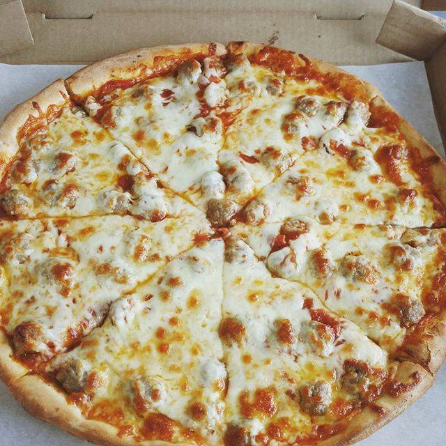 Augies Pizza & Ribs | restaurant | 5210 Chillicothe Rd, Chagrin Falls, OH 44022, USA | 4403381112 OR +1 440-338-1112