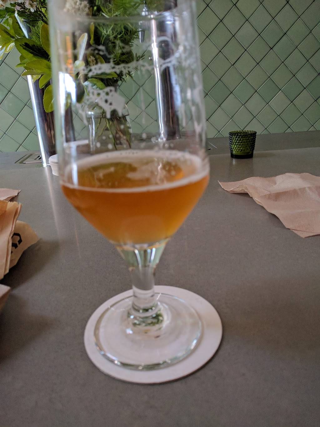 Woods Outbound | restaurant | 4045 Judah St, San Francisco, CA 94122, USA | 4155718025 OR +1 415-571-8025