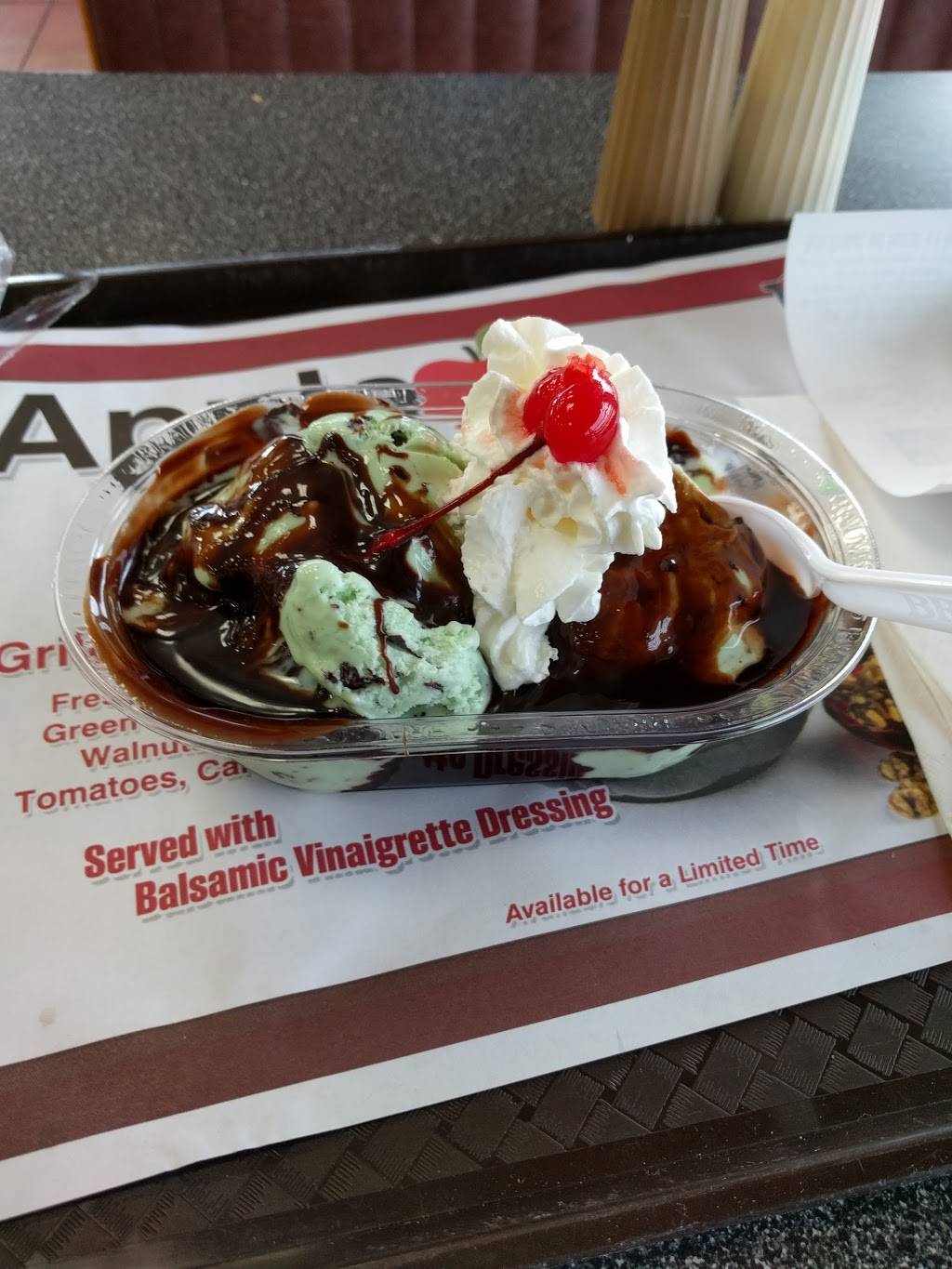 Braums Ice Cream & Burger Restaurant | restaurant | 1803 S Sheridan Rd, Tulsa, OK 74112, USA | 9188348040 OR +1 918-834-8040