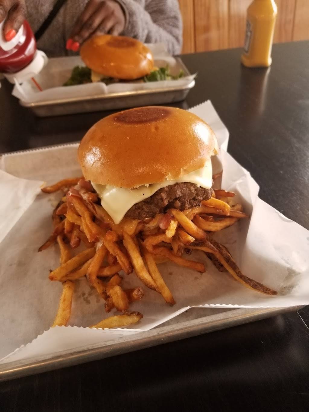 MixD Up Burgers ( East Lake) | restaurant | 2371 Hosea L Williams Dr NE, Atlanta, GA 30317, USA | 4043430394 OR +1 404-343-0394