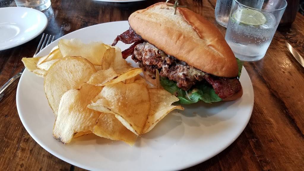 Hawks Public House | restaurant | 1525 Alhambra Blvd, Sacramento, CA 95816, USA | 9165884440 OR +1 916-588-4440