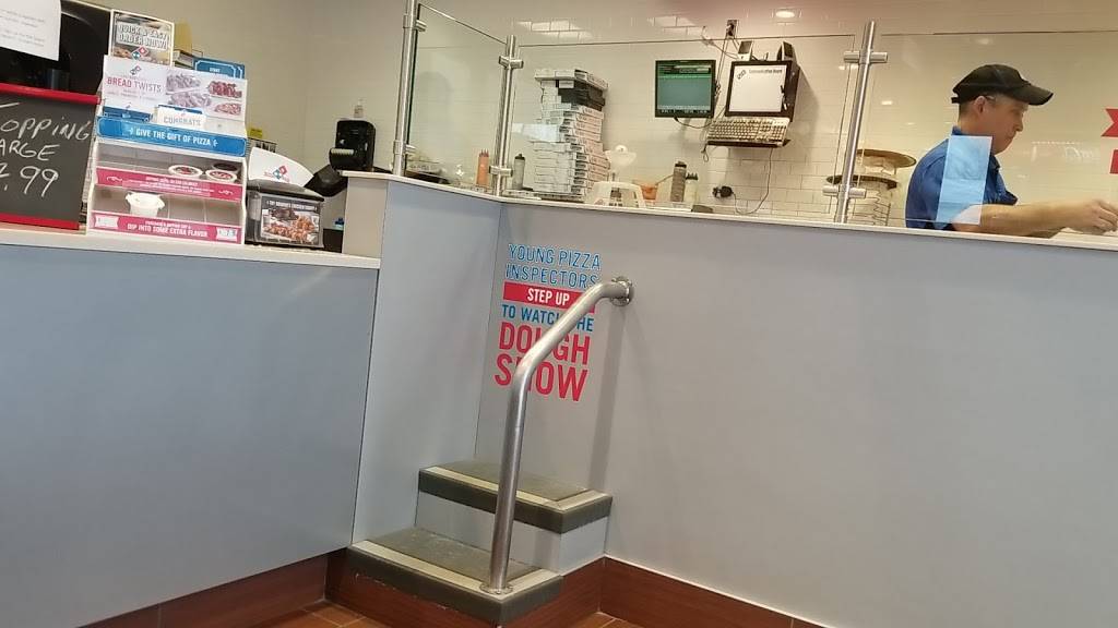 Dominos Pizza | meal delivery | 58 W 9th St, Oswego, NY 13126, USA | 3153437250 OR +1 315-343-7250