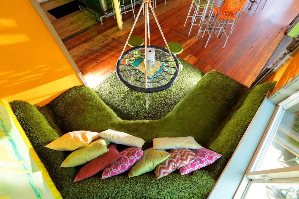 SideYard | restaurant | 3204 Seawall Blvd Suite D, Galveston, TX 77550, USA | 4096215237 OR +1 409-621-5237