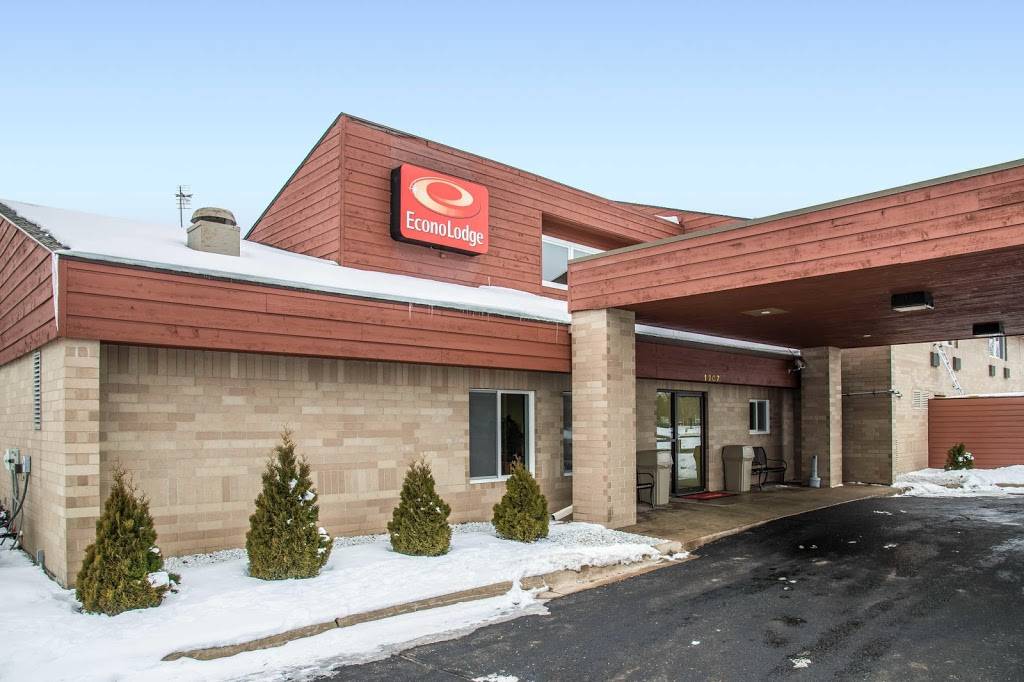 Econo Lodge | restaurant | 1207 St Croix St, River Falls, WI 54022, USA | 7154258388 OR +1 715-425-8388