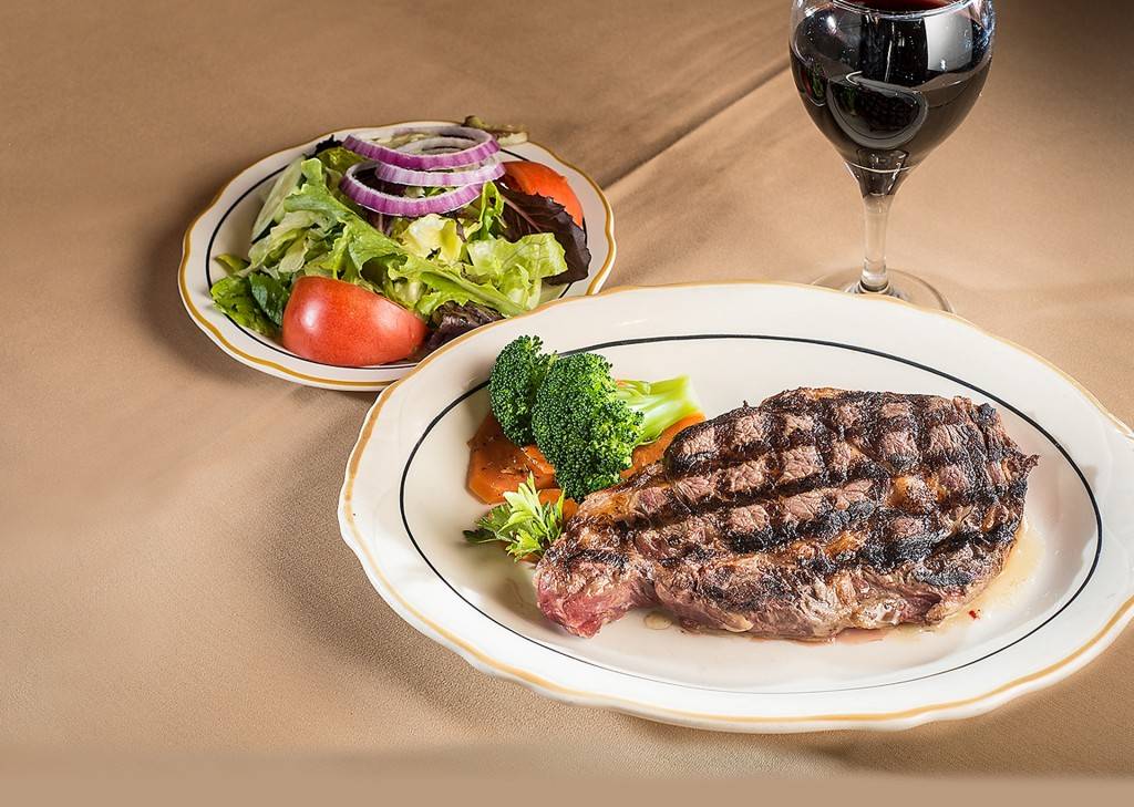 Fireside Chophouse Bar & Grill | restaurant | 1995 Richmond Rd, Williamsburg, VA 23185, USA | 7572293310 OR +1 757-229-3310