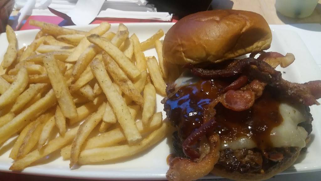 Applebees Grill + Bar | restaurant | 3569 N Vermilion St, Danville, IL 61832, USA | 2174464182 OR +1 217-446-4182