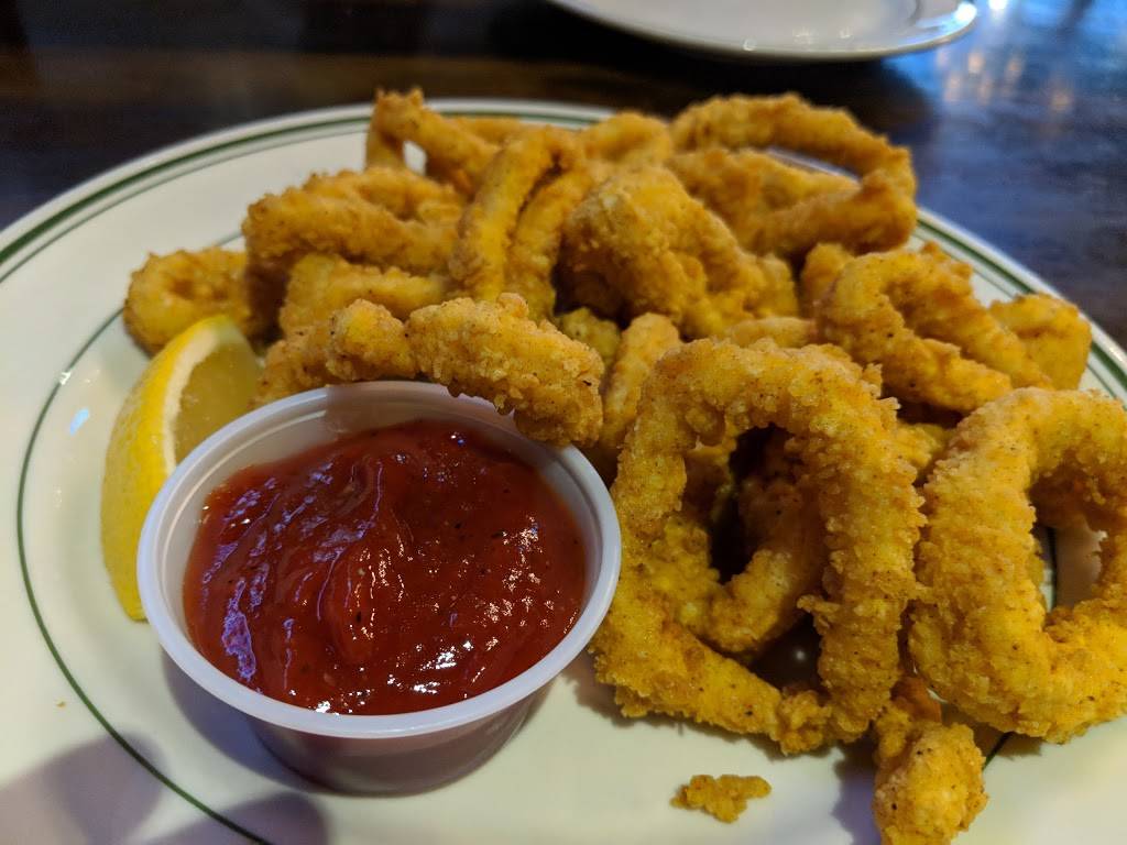 Ginos East Rosemont | restaurant | 9501 W Devon Ave, Rosemont, IL 60018, USA | 8478253333 OR +1 847-825-3333