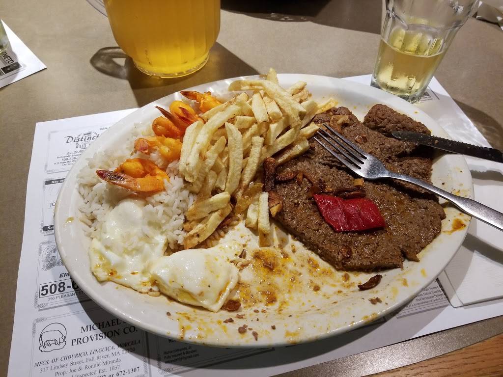 Caravela Family Restaurant | restaurant | 635 S Main St, Fall River, MA 02721, USA | 5082351030 OR +1 508-235-1030