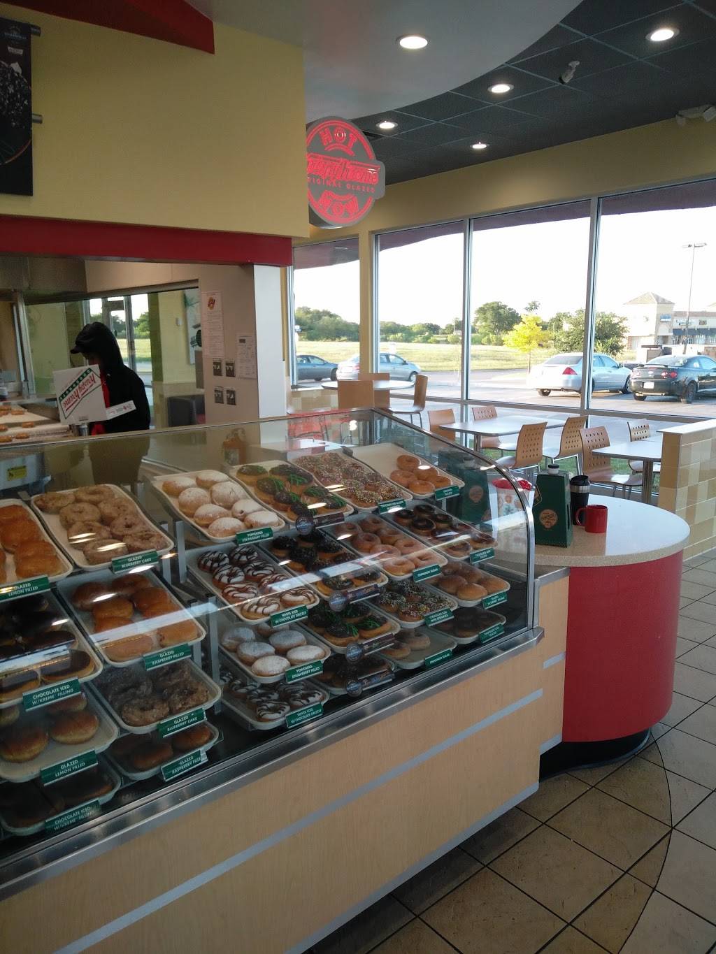 Krispy Kreme | cafe | 6700 Westworth Blvd, Westworth Village, TX 76114, USA | 8173727508 OR +1 817-372-7508