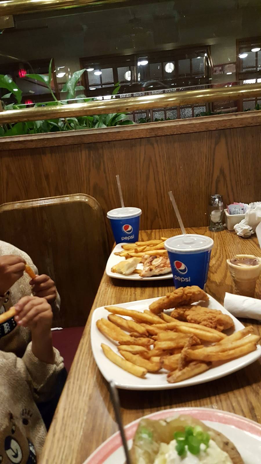 Sizzler | restaurant | 1401 N Harbor Blvd, Fullerton, CA 92835, USA | 7147385018 OR +1 714-738-5018