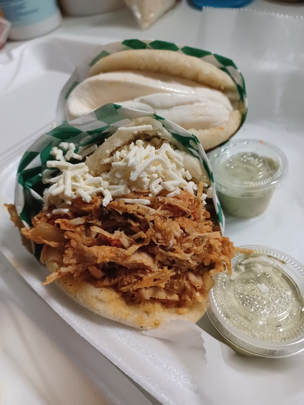 Cachapa La 33 | restaurant | 10201 NW 116th Way, Medley, FL 33178, USA | 7868360366 OR +1 786-836-0366