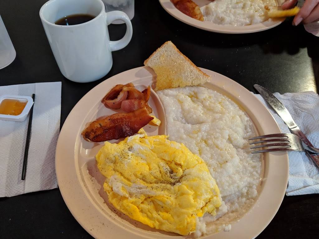 Penders Cafe | restaurant | 205 N Front St, Wilmington, NC 28401, USA | 9107624065 OR +1 910-762-4065