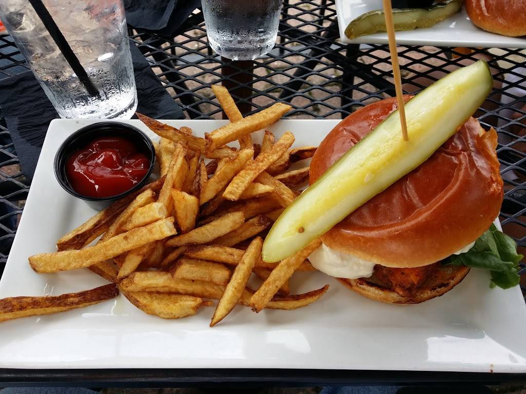 Dans Restaurant & Taphouse | restaurant | 3 S Main St, Boonsboro, MD 21713, USA | 3014325224 OR +1 301-432-5224