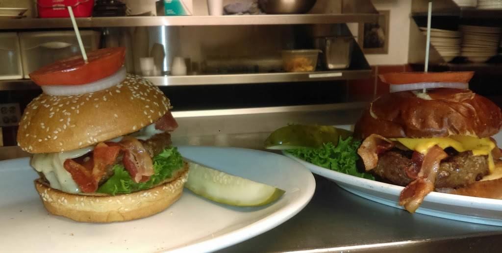 John Barleycorn | restaurant | 3524 N Clark St, Chicago, IL 60657, USA | 7735496000 OR +1 773-549-6000