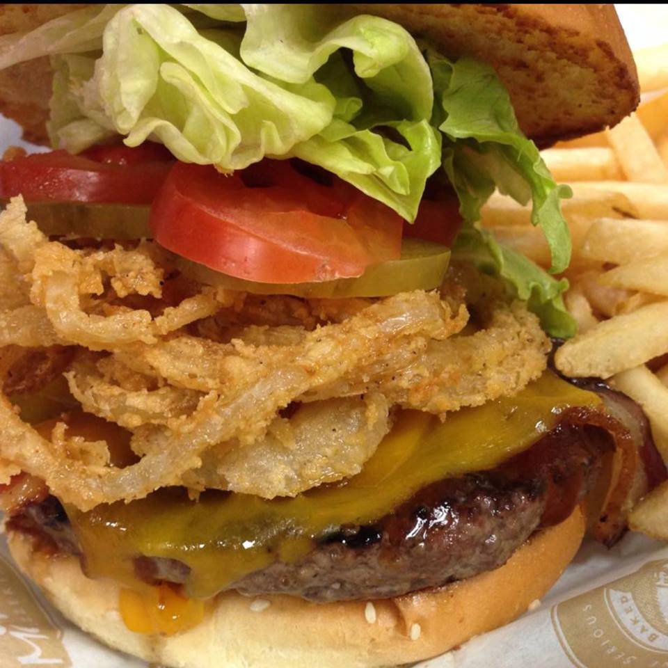 Me-n-Eds Coney Island Grill | restaurant | 175 E Via Del Parque, Fresno, CA 93720, USA | 5594401088 OR +1 559-440-1088