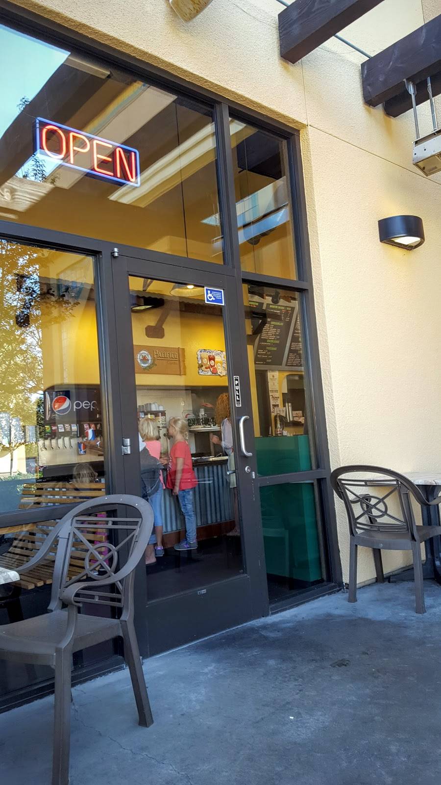 Los Primos Mexican Food | restaurant | 2556 Laning Rd, San Diego, CA 92106, USA | 6192248226 OR +1 619-224-8226