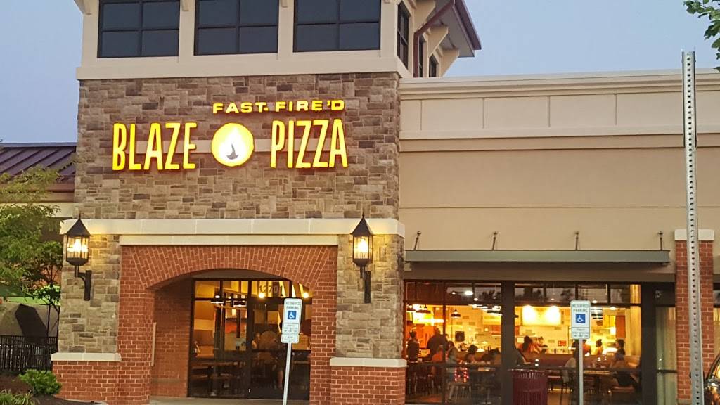 Blaze Pizza | meal takeaway | 12701 Stone Village Way, Midlothian, VA 23113, USA | 8042341482 OR +1 804-234-1482
