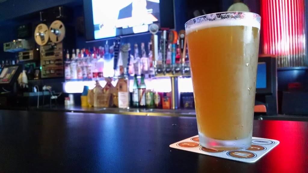 New Way Bar | restaurant | 23130 Woodward Ave, Ferndale, MI 48220, USA | 2485419870 OR +1 248-541-9870