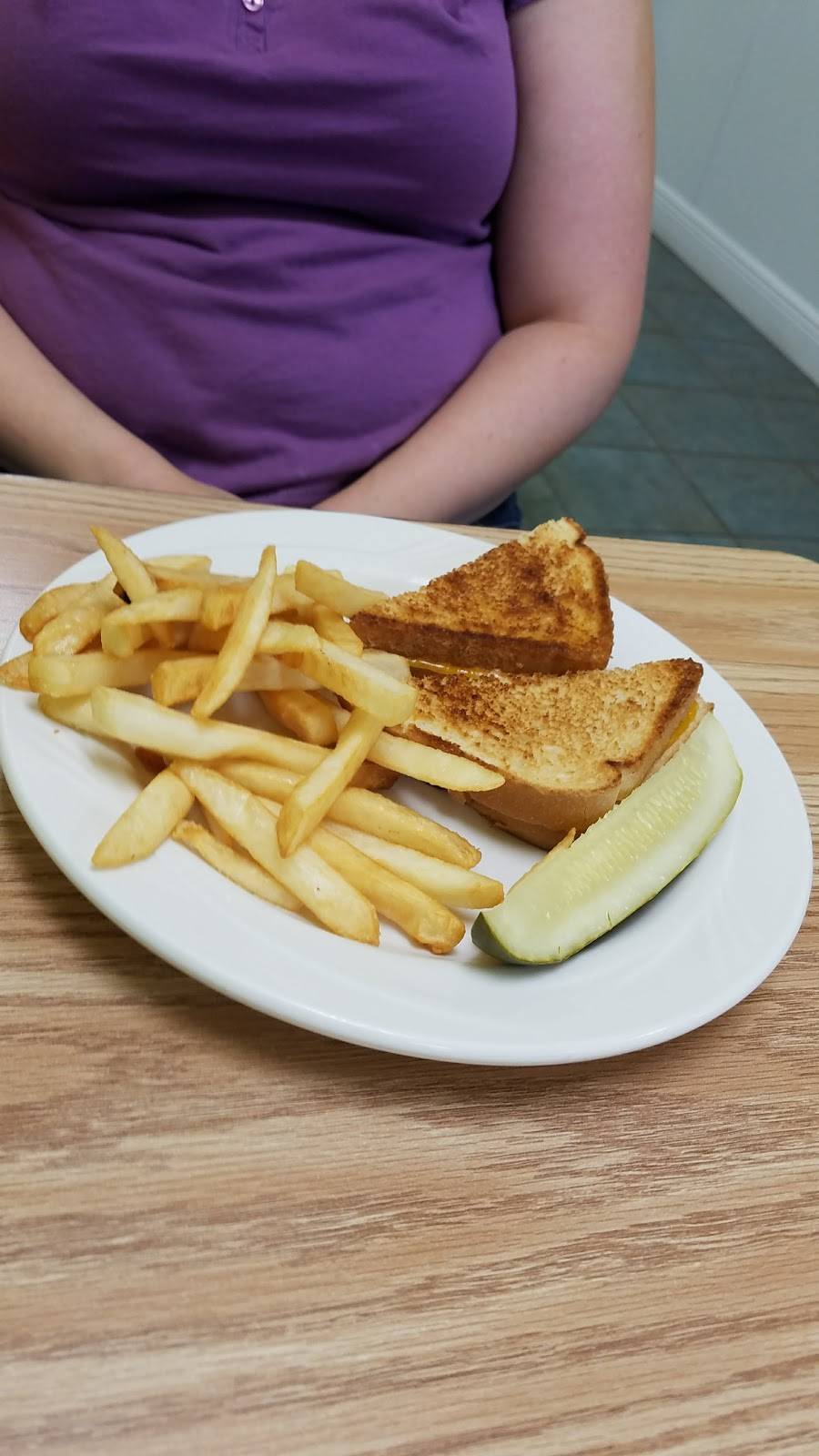 Hometown Grill | restaurant | 1931 Tamiami Trail #10, Port Charlotte, FL 33948, USA | 9416295898 OR +1 941-629-5898