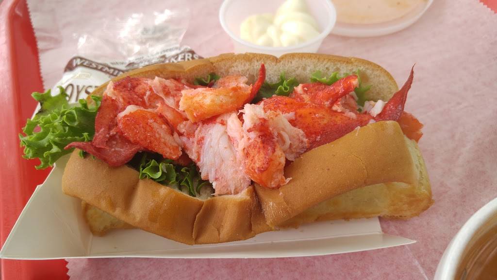 Deary Brothers Mikes Stand | restaurant | 12 Intervale St, Putnam, CT 06260, USA | 8609281191 OR +1 860-928-1191