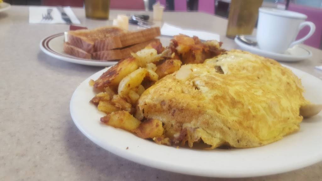 Eli’s Restaurant | restaurant | 177 Queen St, Chatham, ON N7M 2G9, Canada | 5193510888 OR +1 519-351-0888