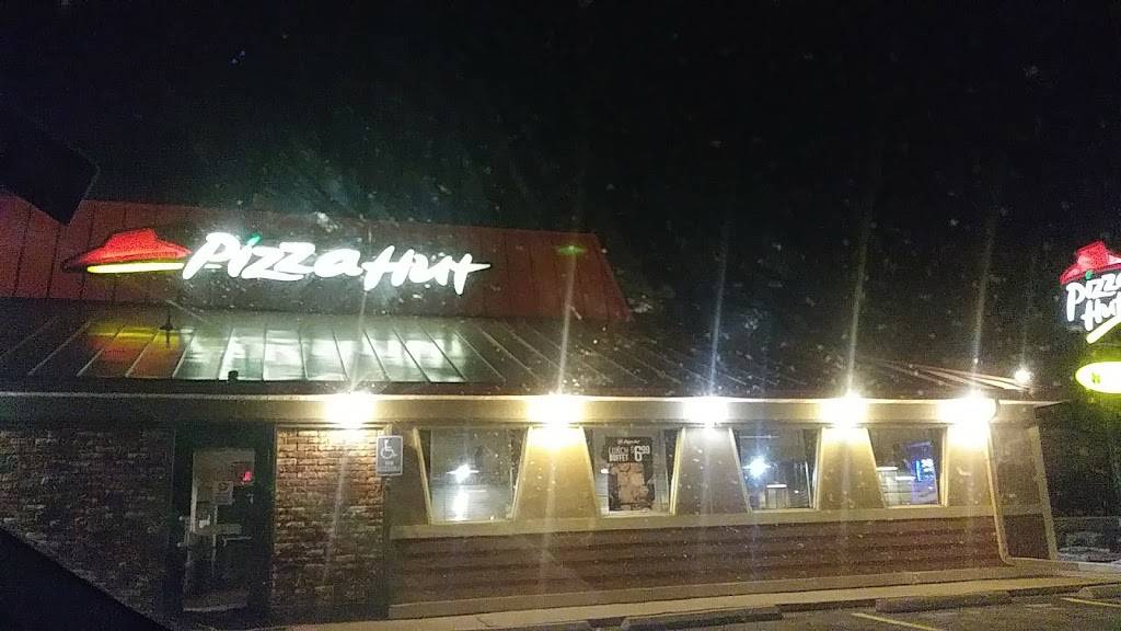 Pizza Hut | meal delivery | 2423 W Central Ave, El Dorado, KS 67042, USA | 3163212340 OR +1 316-321-2340