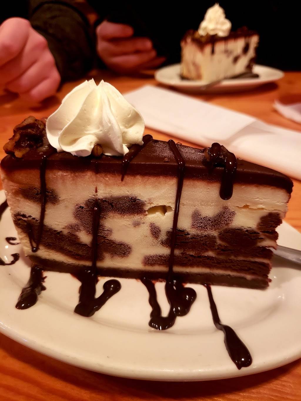 Stingaree Restaurant & Marina | restaurant | 1295 N Stingaree Dr, Crystal Beach, TX 77650, USA | 4096842731 OR +1 409-684-2731