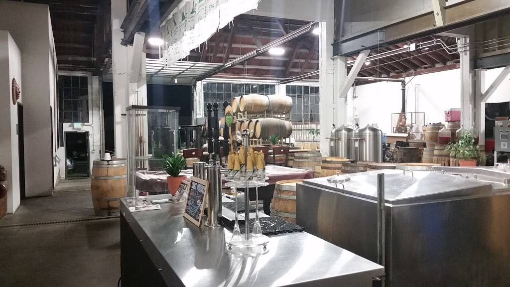 Ale Industries | restaurant | 3096 E 10th St, Oakland, CA 94601, USA | 5104793185 OR +1 510-479-3185