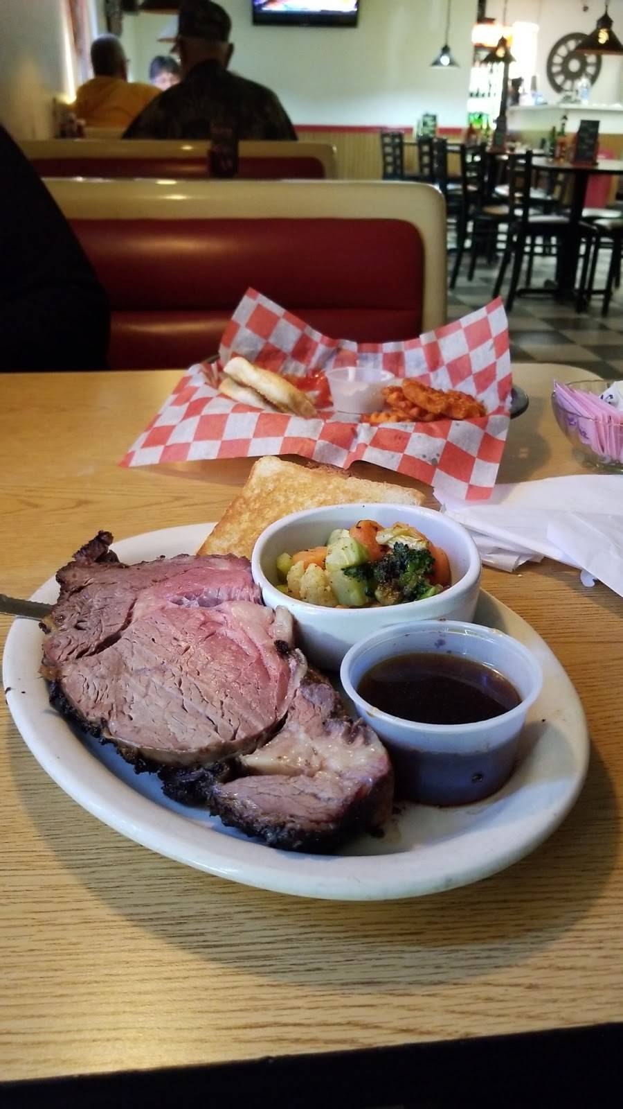 Giovannis Restaurant | restaurant | 451 US-33, Weston, WV 26452, USA | 3042694563 OR +1 304-269-4563