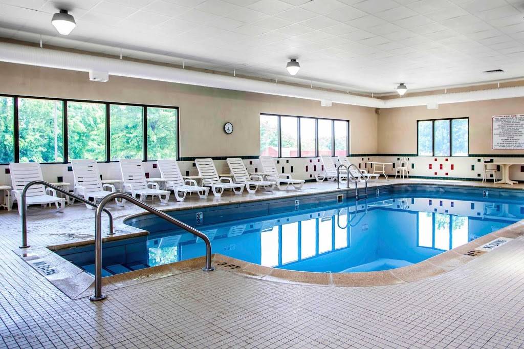 Comfort Suites | restaurant | 2620 S Dirksen Pkwy, Springfield, IL 62703, USA | 2177534000 OR +1 217-753-4000