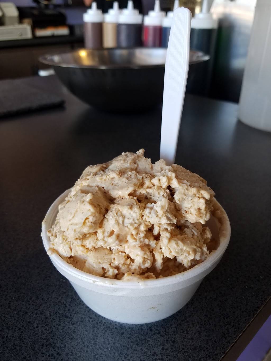 Abracadabra Ice Cream Factory | restaurant | 520 N Main St, Kissimmee, FL 34744, USA | 4072012509 OR +1 407-201-2509