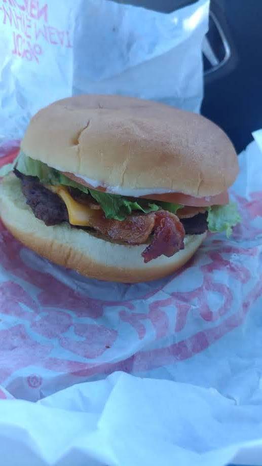 Wendys | restaurant | 865 E Main St, Meriden, CT 06450, USA | 2038860345 OR +1 203-886-0345