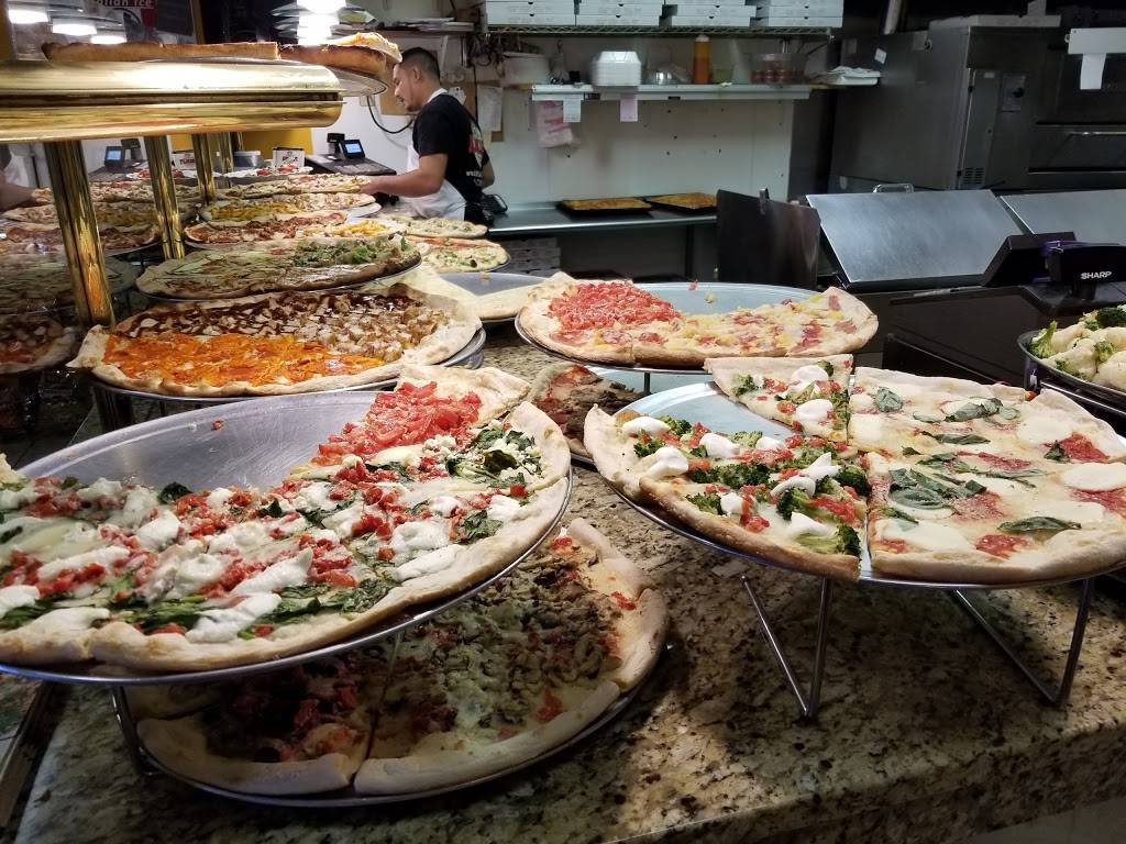 Amalfi Pizza | restaurant | 208 Suburban Dr, Newark, DE 19711, USA | 3027385950 OR +1 302-738-5950