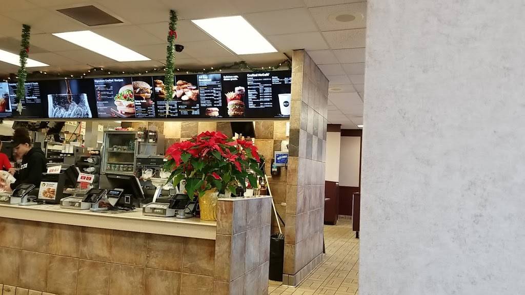 McDonalds | cafe | 2075 Snelling Ave N, Roseville, MN 55113, USA | 6516311630 OR +1 651-631-1630
