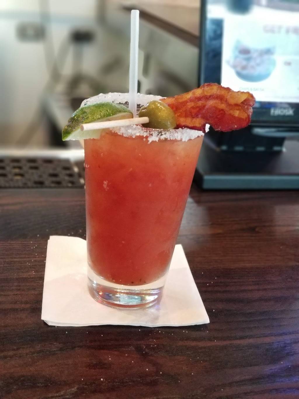 Chilis Grill & Bar | meal takeaway | 761st Tank Battalion Ave Building 50, Fort Hood, TX 76544, USA | 2545267271 OR +1 254-526-7271