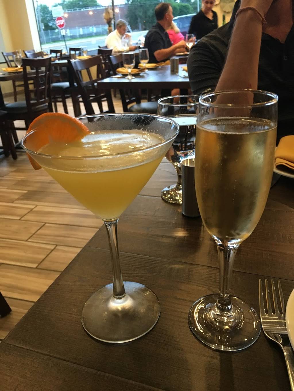 Maya Bistro | restaurant | 5649 Lee Hwy, Arlington, VA 22207, USA | 7035337800 OR +1 703-533-7800