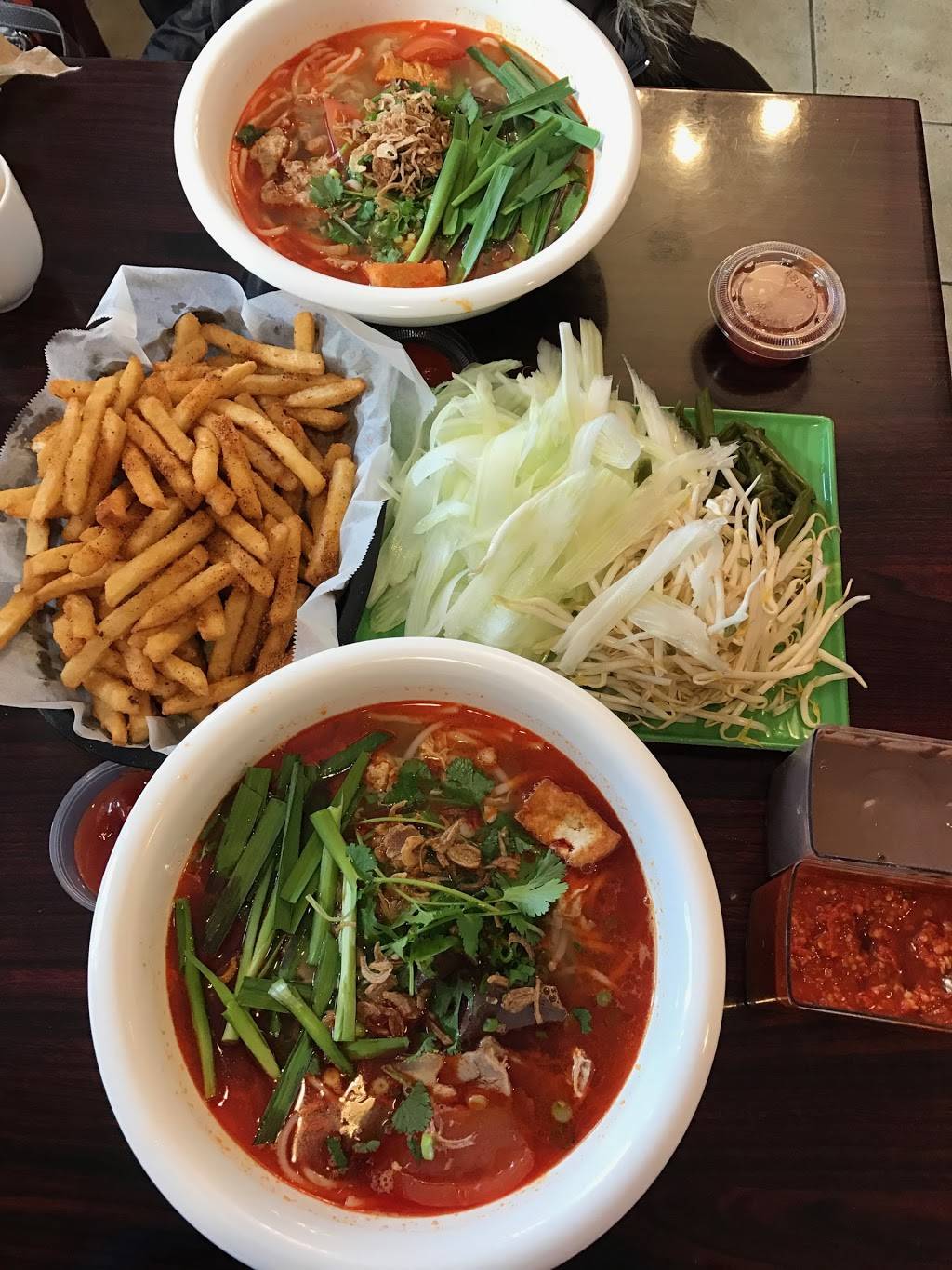 My Sisters Crawfish | restaurant | 272 Adams St, Dorchester, MA 02122, USA | 6172651100 OR +1 617-265-1100