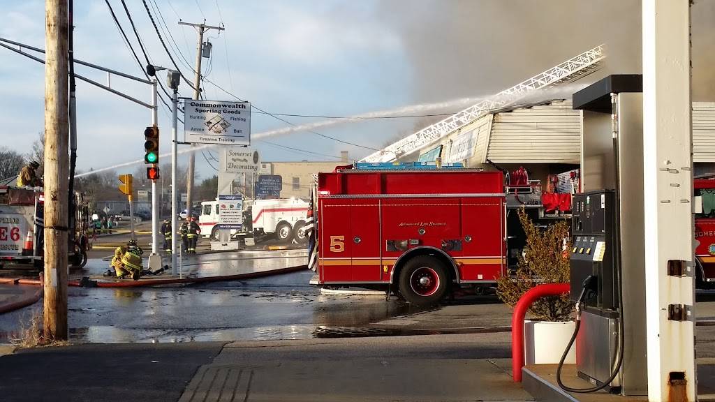 Dunkin | bakery | 978 County St, Somerset, MA 02726, USA | 5086734809 OR +1 508-673-4809