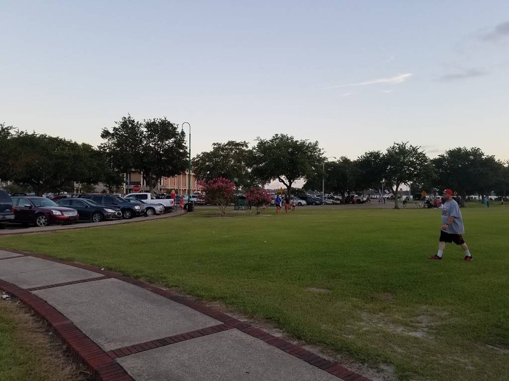 The Pioneer Club | restaurant | 127 Broad St, Lake Charles, LA 70601, USA | 3374362805 OR +1 337-436-2805