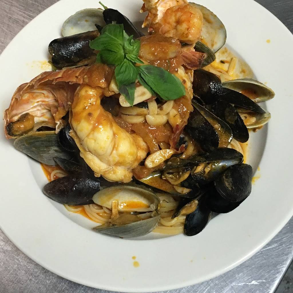 Joyces Tavern | restaurant | 3823 Richmond Ave, Staten Island, NY 10312, USA | 7189480220 OR +1 718-948-0220