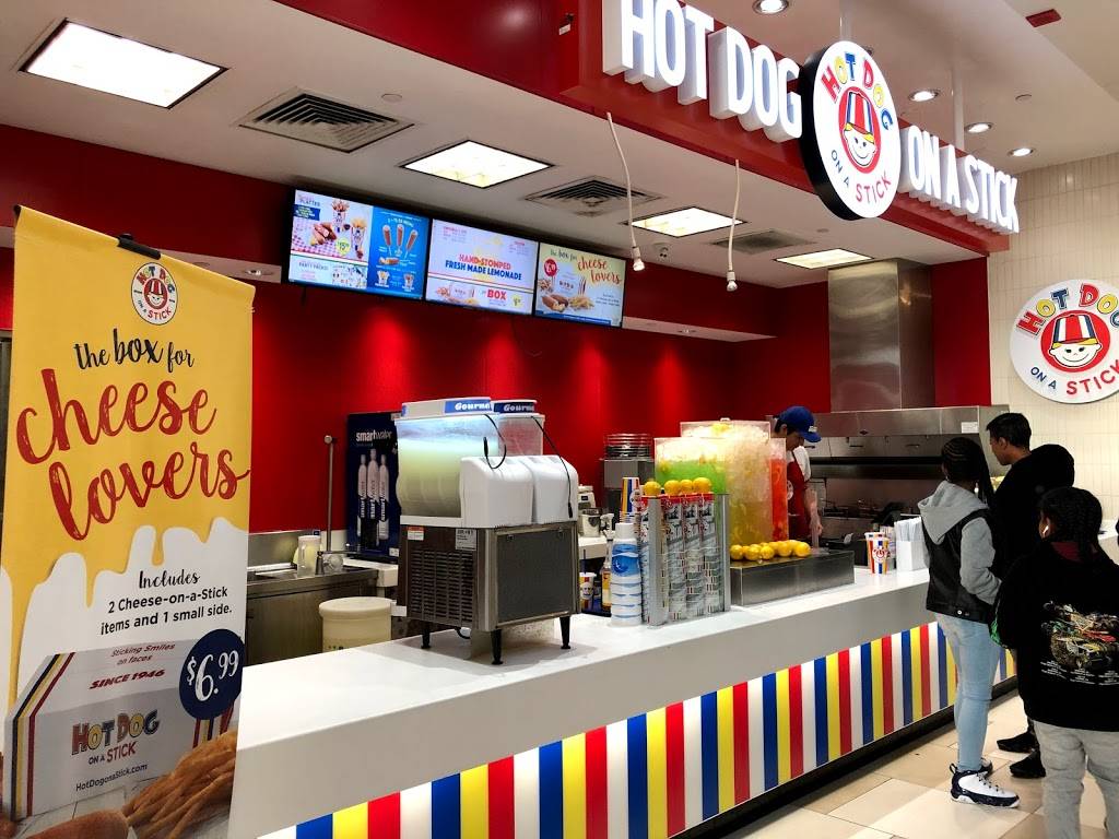 Hot Dog on a Stick | meal takeaway | 121 Los Cerritos Center, Cerritos, CA 90703, USA | 5628600384 OR +1 562-860-0384
