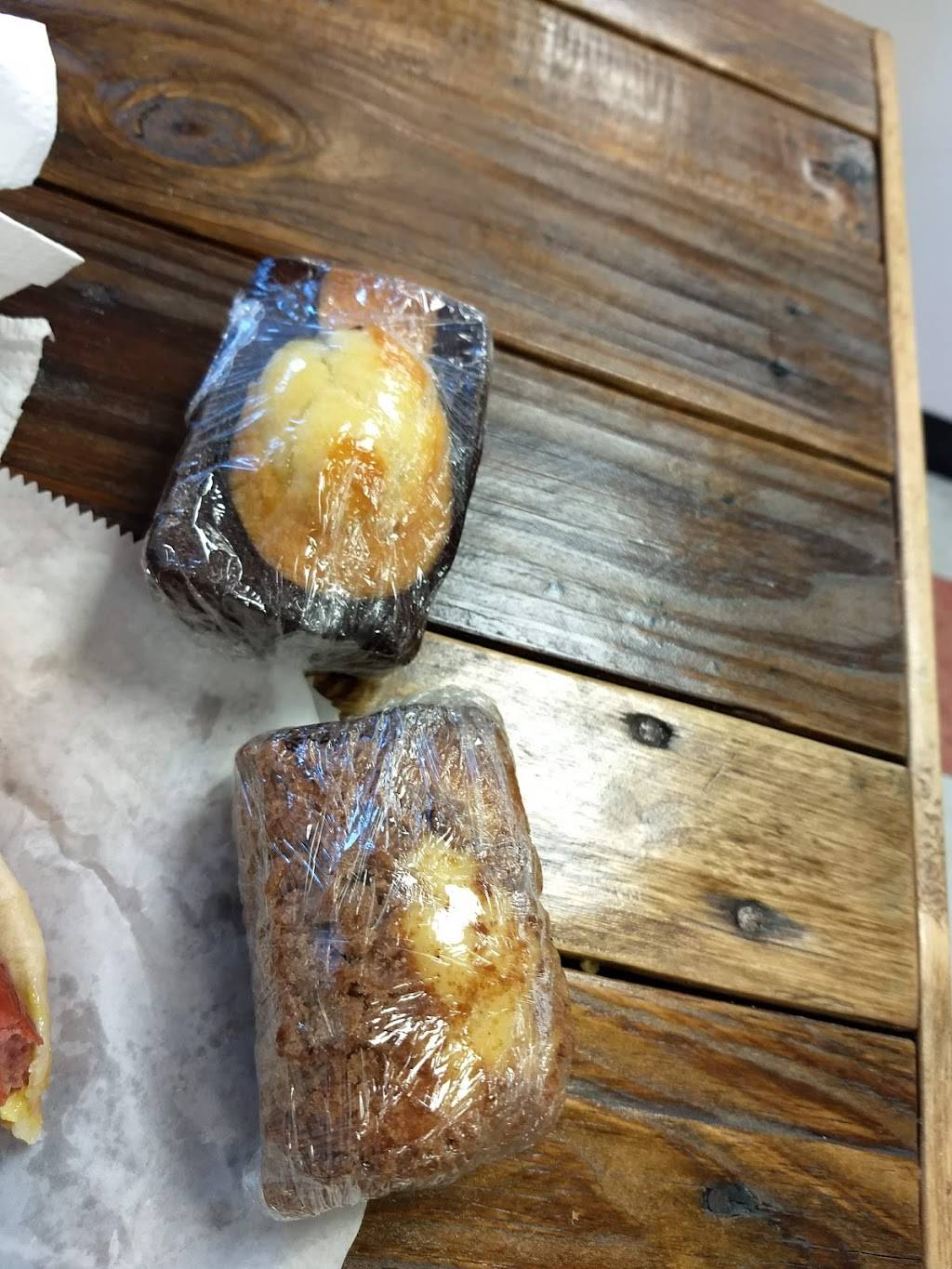 Road Runner Cafe | restaurant | 3569 S Fields St, Farmville, NC 27828, USA | 2527533901 OR +1 252-753-3901