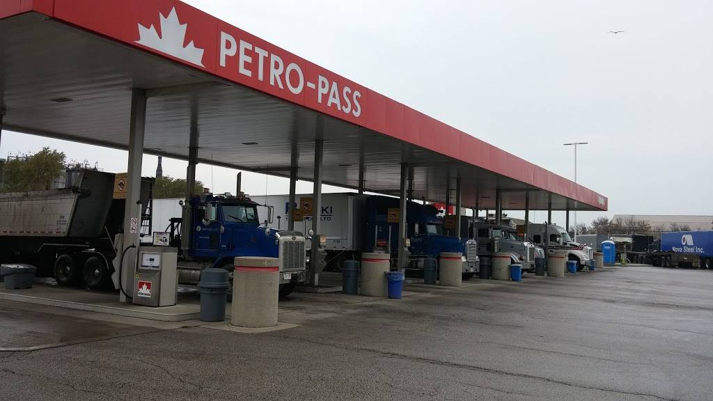 Hamilton Petro Pass | meal takeaway | 740 Parkdale Ave N, Hamilton, ON L8H 3Y2, Canada | 9055430673 OR +1 905-543-0673