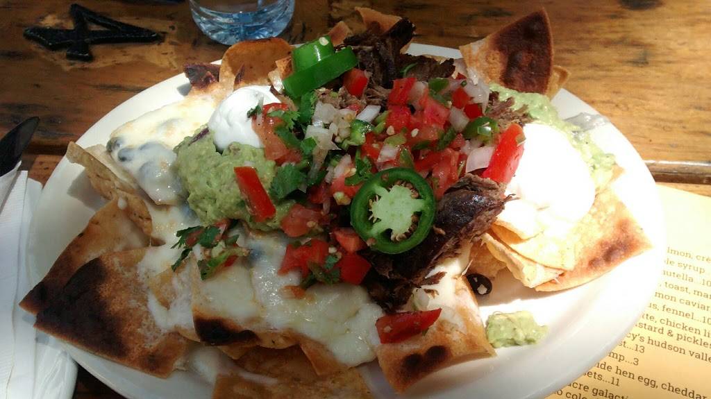 Village Tap | restaurant | 2055 W Roscoe St, Chicago, IL 60618, USA | 7738830817 OR +1 773-883-0817