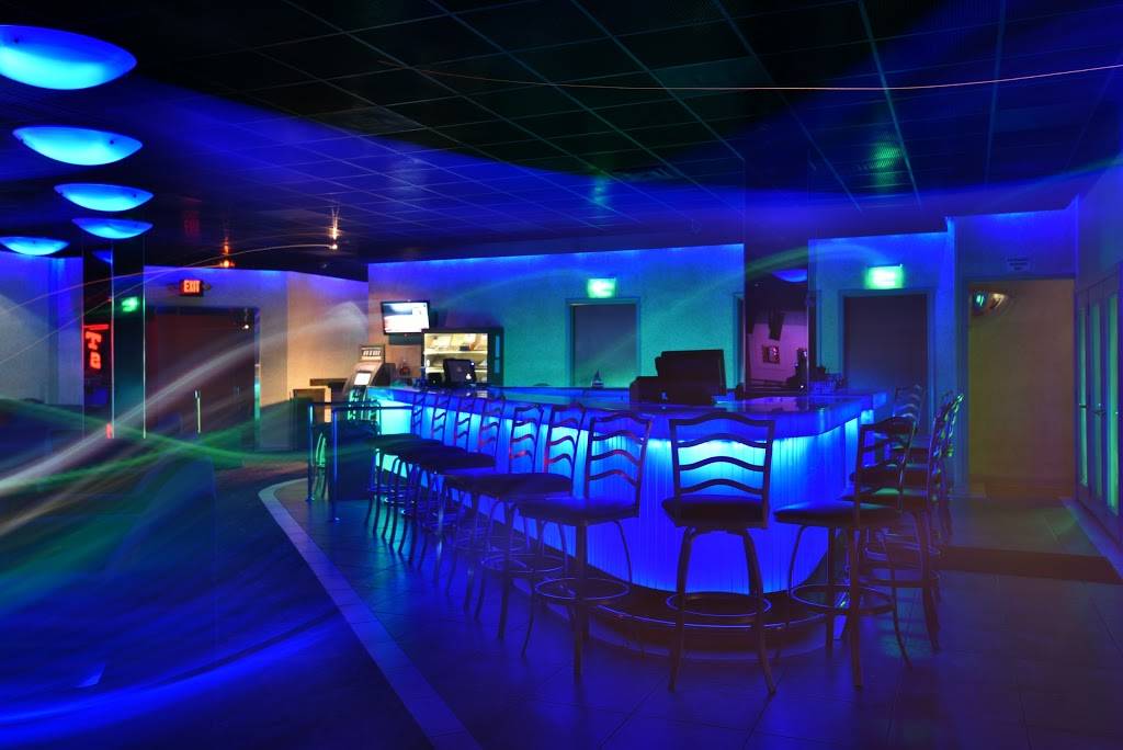 Tootsies Cabaret | restaurant | 4546, 150 NW 183rd St, Miami, FL 33169, USA | 3056515822 OR +1 305-651-5822