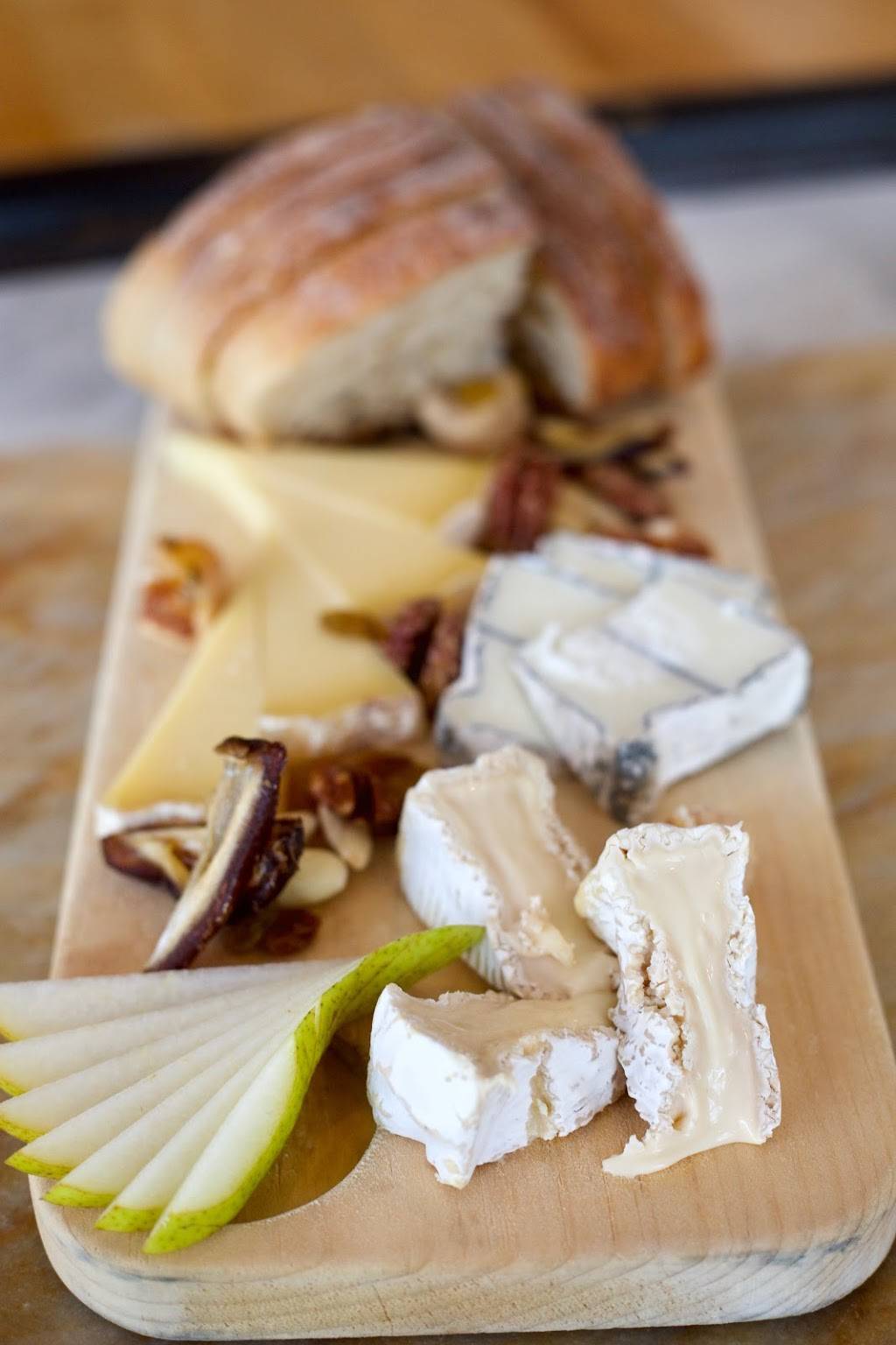 Methuselah Bar and Lounge | night club | 391 North St, Pittsfield, MA 01201, USA | 4133472888 OR +1 413-347-2888