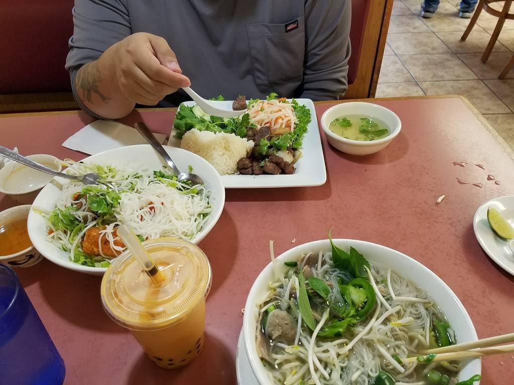 Huong Lan 10 | restaurant | 5669 E Kings Canyon Rd #102, Fresno, CA 93727, USA | 5592515000 OR +1 559-251-5000